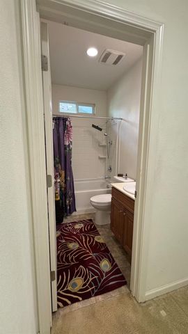 2260 Gallery Dr, Riverbank, CA 95367