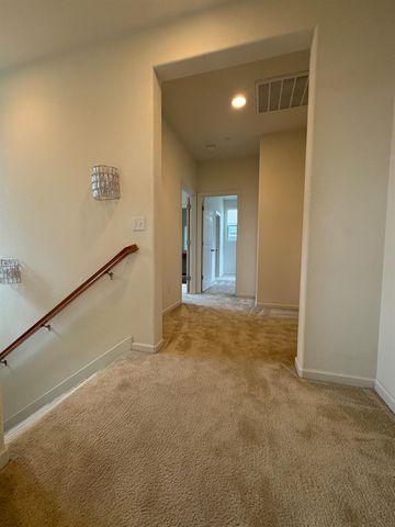 2260 Gallery Dr, Riverbank, CA 95367