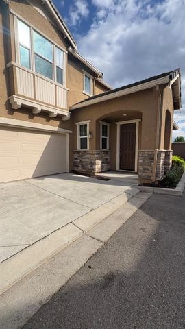 2260 Gallery Dr, Riverbank, CA 95367