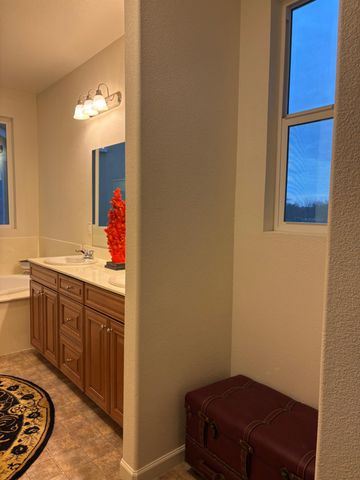 2260 Gallery Dr, Riverbank, CA 95367