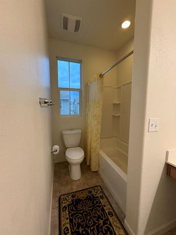 2260 Gallery Dr, Riverbank, CA 95367