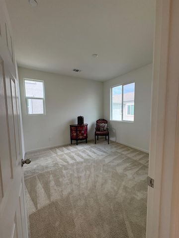 2260 Gallery Dr, Riverbank, CA 95367