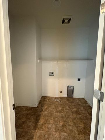 2260 Gallery Dr, Riverbank, CA 95367