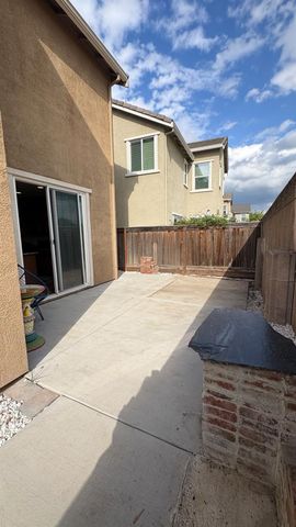 2260 Gallery Dr, Riverbank, CA 95367