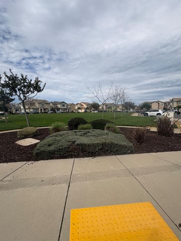 2260 Gallery Dr, Riverbank, CA 95367