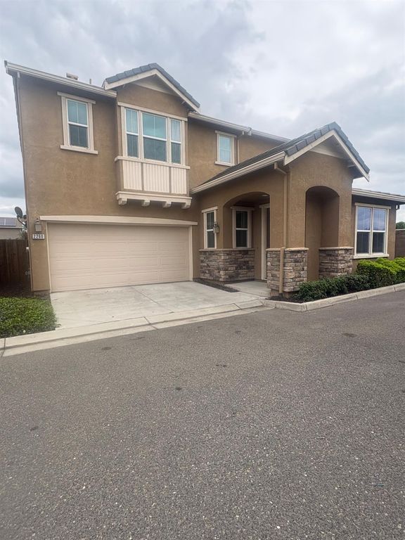 2260 Gallery Dr, Riverbank, CA 95367