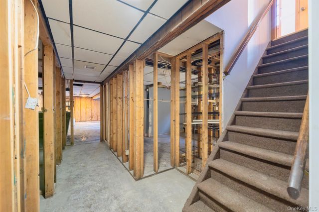 609 New Paltz Road, Highland, NY 12528