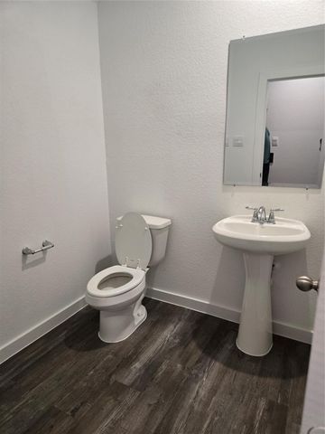 3002 Skyline Mesa, Houston, TX 77051