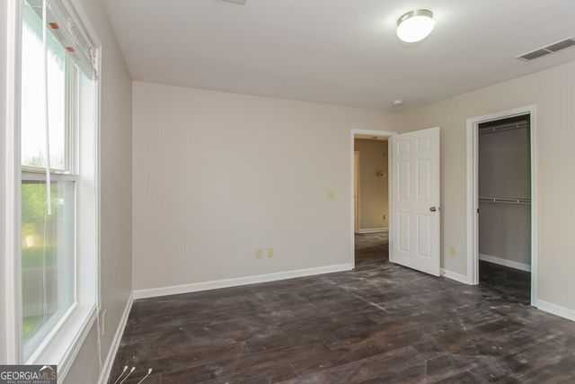 27 Oakbrook Drive SW, Cartersville, GA 30120