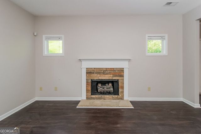 27 Oakbrook Drive SW, Cartersville, GA 30120