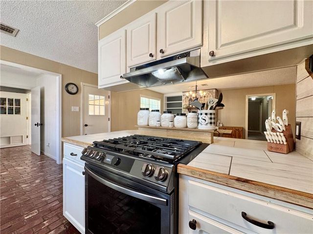 184 WOODCLIFF Circle, Pineville, LA 71360