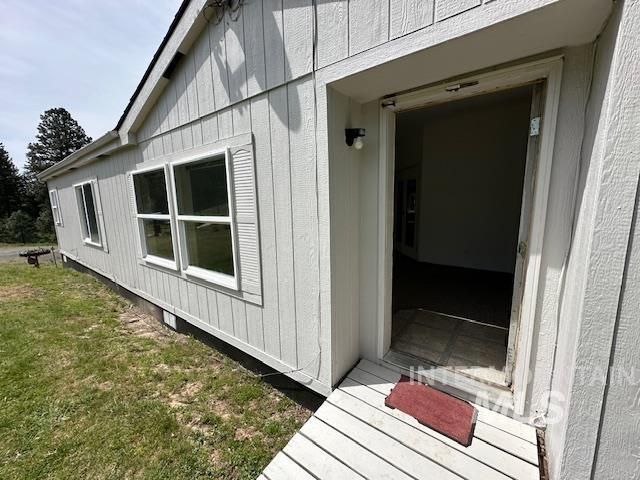 1043 Mckeehan Rd, Troy, ID 83871