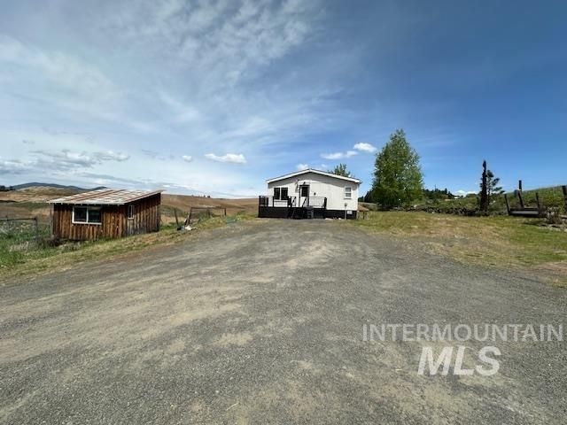 1043 Mckeehan Rd, Troy, ID 83871