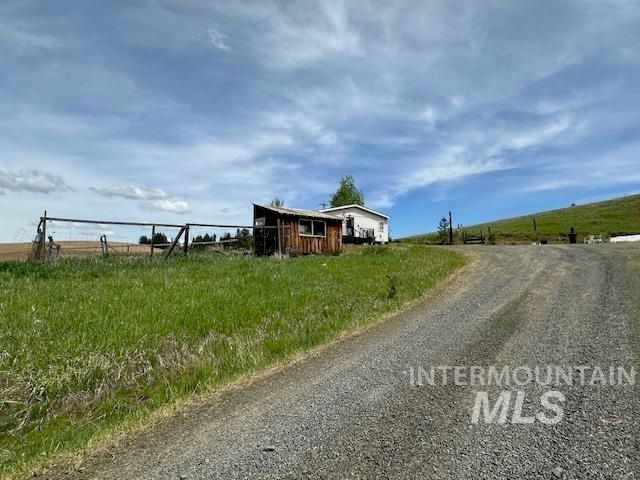 1043 Mckeehan Rd, Troy, ID 83871