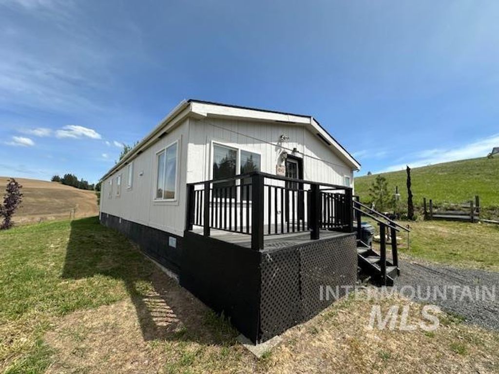 1043 Mckeehan Rd, Troy, ID 83871