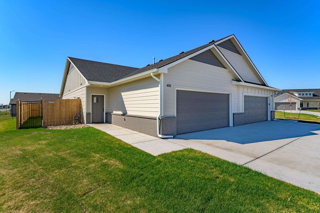 446 Trails Head Ct, Goddard, KS 67052