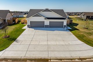 446 Trails Head Ct, Goddard, KS 67052