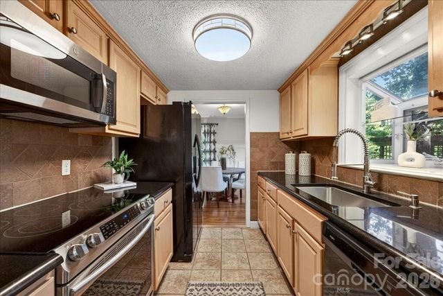 4330 Brookfield Drive, Charlotte, NC 28210