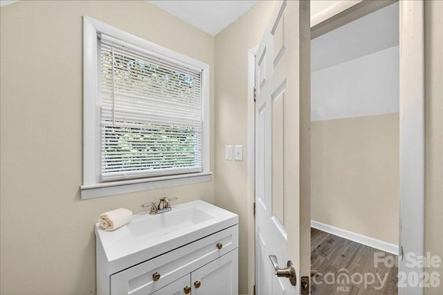 4330 Brookfield Drive, Charlotte, NC 28210