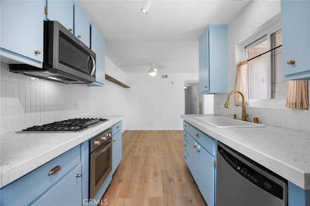 1330 Cabrillo Park F, Santa Ana, CA 92701