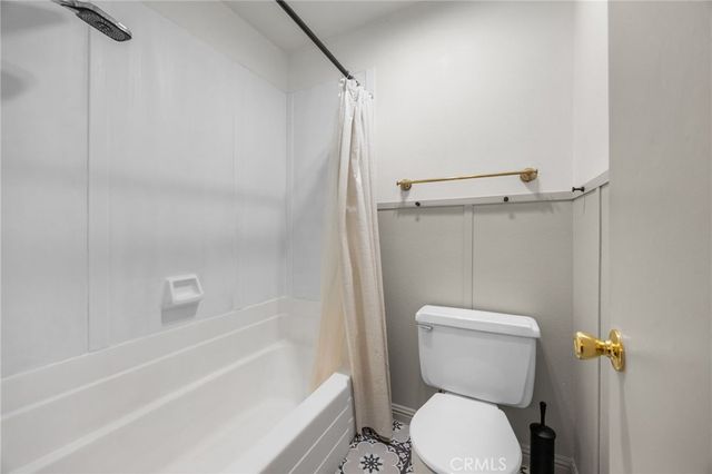 1330 Cabrillo Park F, Santa Ana, CA 92701