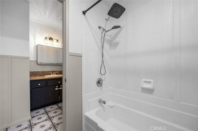 1330 Cabrillo Park F, Santa Ana, CA 92701