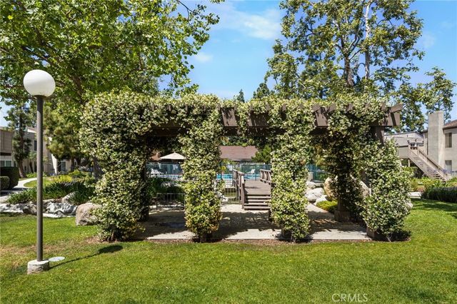 1330 Cabrillo Park F, Santa Ana, CA 92701