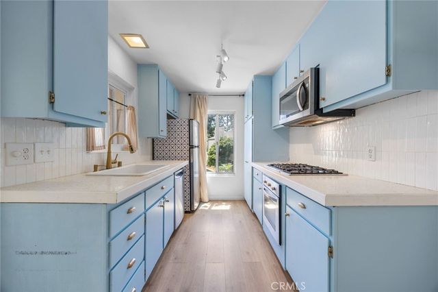1330 Cabrillo Park F, Santa Ana, CA 92701