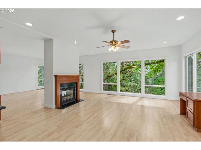 3582 EL DORADO Loop S, Salem, OR 97302