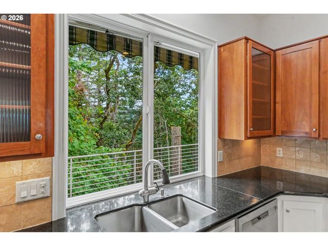 3582 EL DORADO Loop S, Salem, OR 97302