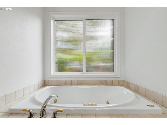 3582 EL DORADO Loop S, Salem, OR 97302