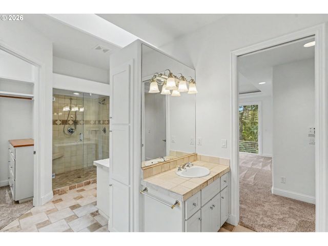 3582 EL DORADO Loop S, Salem, OR 97302