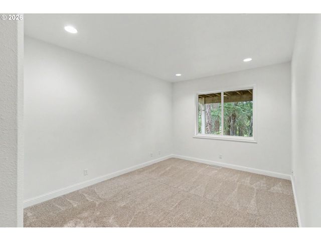 3582 EL DORADO Loop S, Salem, OR 97302