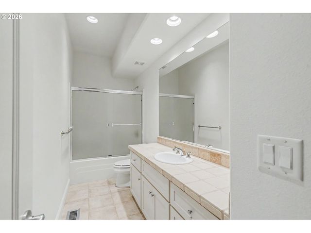 3582 EL DORADO Loop S, Salem, OR 97302
