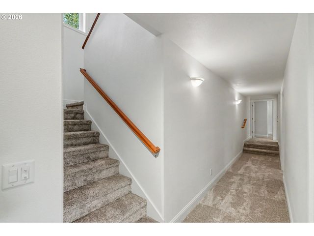 3582 EL DORADO Loop S, Salem, OR 97302