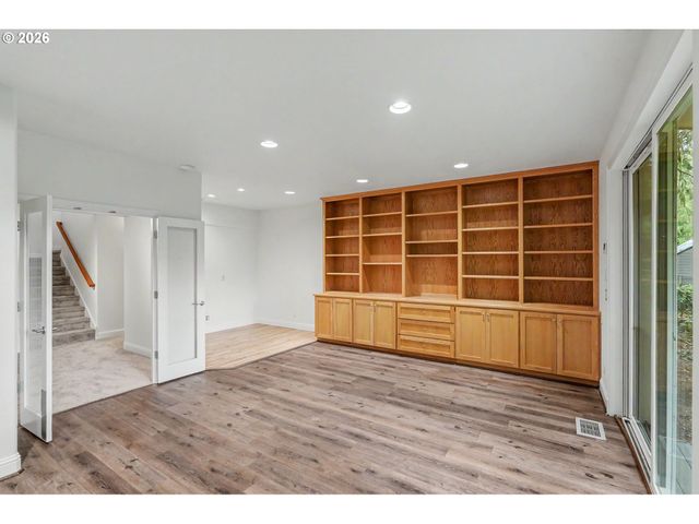 3582 EL DORADO Loop S, Salem, OR 97302