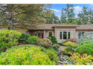 3582 EL DORADO Loop S, Salem, OR 97302