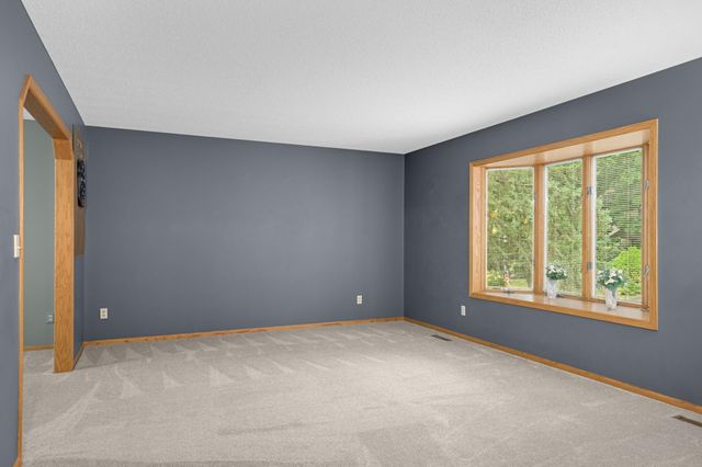 2152 15th Avenue E, North Saint Paul, MN 55109