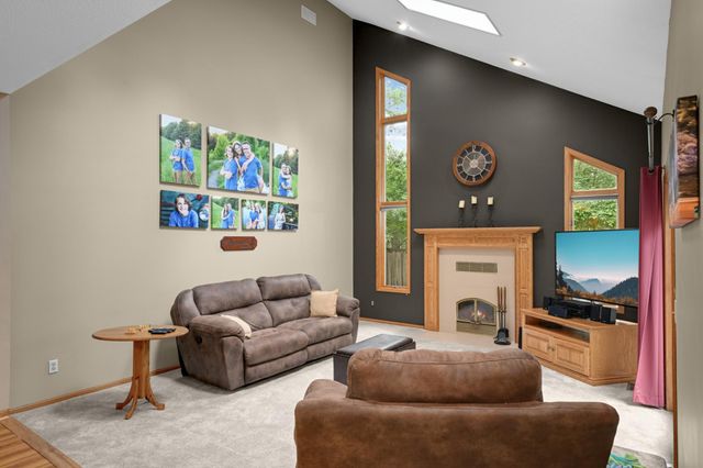 2152 15th Avenue E, North Saint Paul, MN 55109