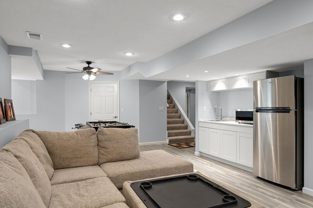 2152 15th Avenue E, North Saint Paul, MN 55109