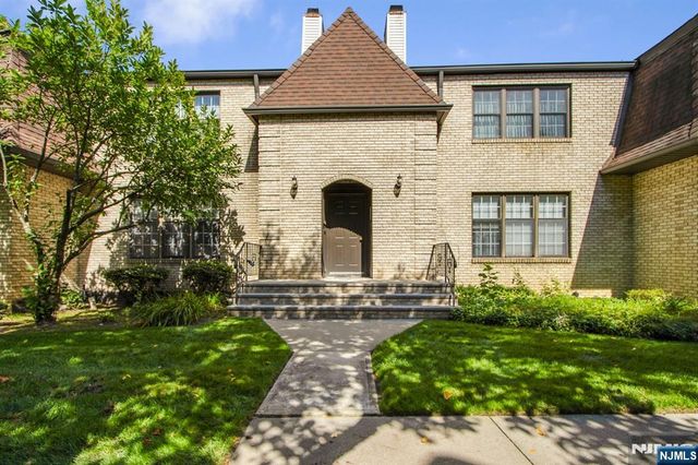 124 Falls Bridge Drive 629, Totowa, NJ 07512