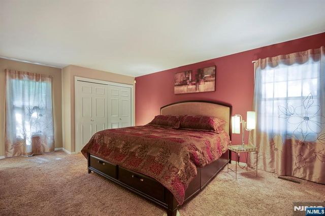 124 Falls Bridge Drive 629, Totowa, NJ 07512