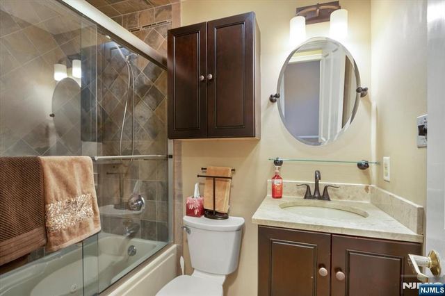 124 Falls Bridge Drive 629, Totowa, NJ 07512