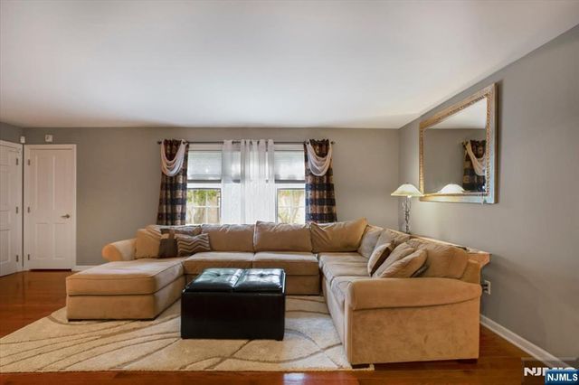 124 Falls Bridge Drive 629, Totowa, NJ 07512
