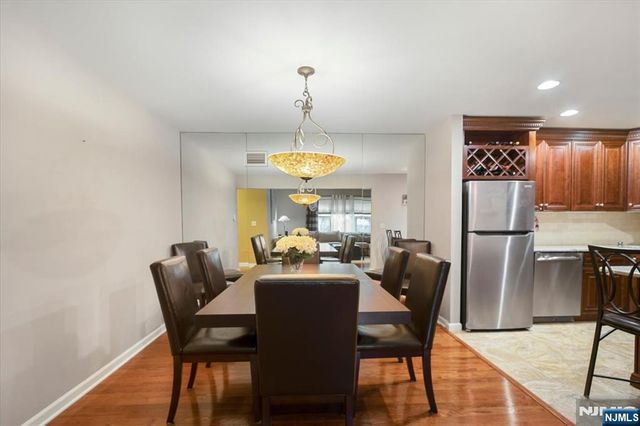 124 Falls Bridge Drive 629, Totowa, NJ 07512