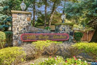 124 Falls Bridge Drive 629, Totowa, NJ 07512