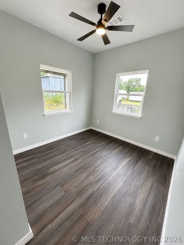 211 Manning Avenue, Caddo, OK 74729