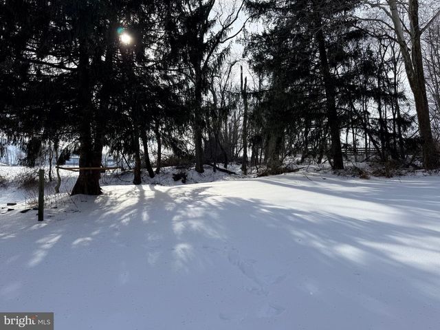 18 BOOKER RD, Delta, PA 17314