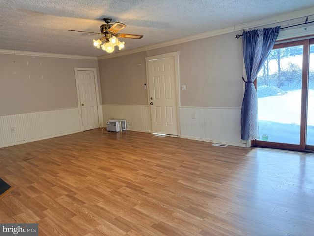 18 BOOKER RD, Delta, PA 17314