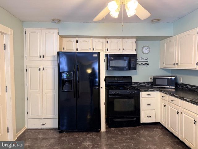 18 BOOKER RD, Delta, PA 17314